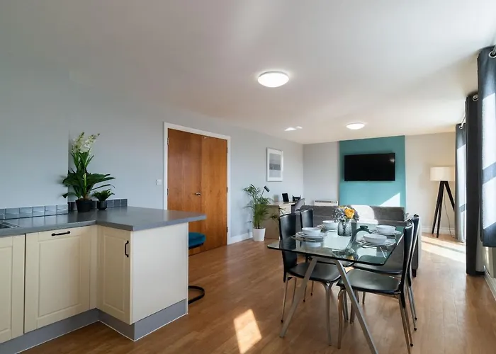 Cotels - The Millhouse Newly Refurbished Modern Apartments With Ultrafast Broadband, Free Parking & A Work Desk
