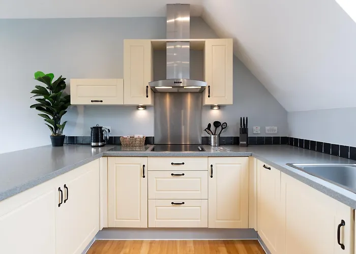Cotels - The Millhouse Newly Refurbished Modern Apartments With Ultrafast Broadband, Free Parking & A Work Desk