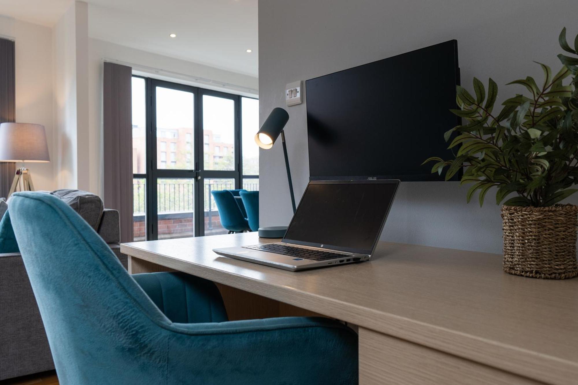 Cotels - The Millhouse Newly Refurbished Modern With Ultrafast Broadband, Free Parking & A Work Desk *