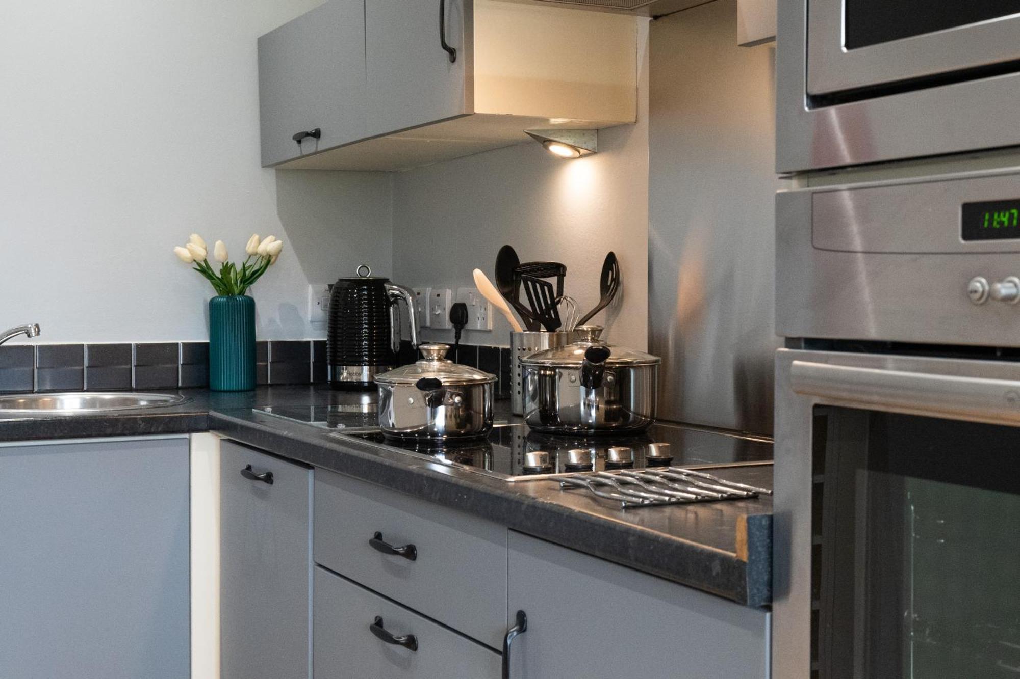 Cotels - The Millhouse Newly Refurbished Modern With Ultrafast Broadband, Free Parking & A Work Desk Appartement
