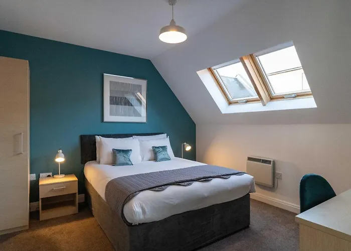 Cotels - The Millhouse Newly Refurbished Modern Apartments With Ultrafast Broadband, Free Parking & A Work Desk