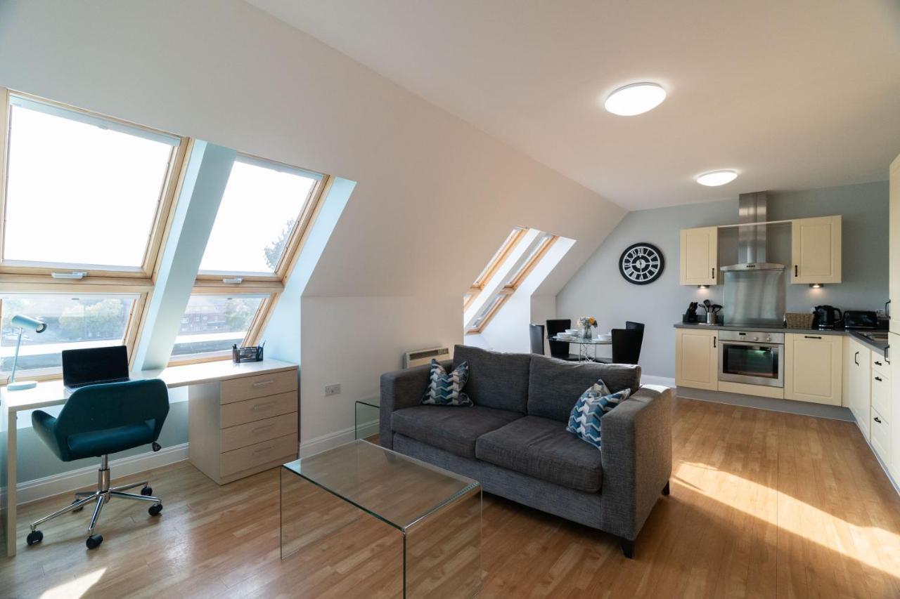 Cotels - The Millhouse: Modern With Ultrafast Wi-fi & Work Desks *